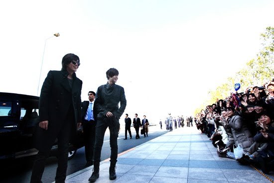 Japón da Una Gran Bienvenida a Bae Yong Joon y Kim Hyun Joong!! Kim+hyun+joong+bae+yong+joon+16