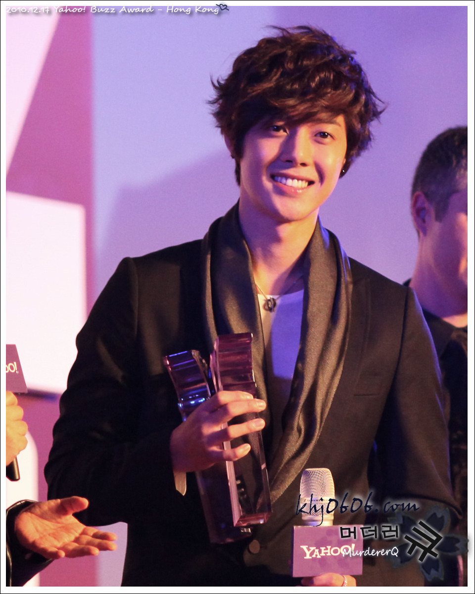 Hyun Joong asistirá a los premios ‘Yahoo Buzz’ el día 17 Kim+hyun+joong+buzz+COVER