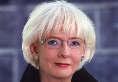 Foto oficial da nova primeira-ministra islandesa. (Foto: Divulgação) http://4.bp.blogspot.com/_qttQrgC2qTk/So8FNmq4toI/AAAAAAAAEl4/-rjqAYo6V70/s400/75.jpg