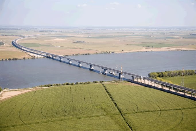 [Ponte+da+Lezíria+-+Carregado.jpg]