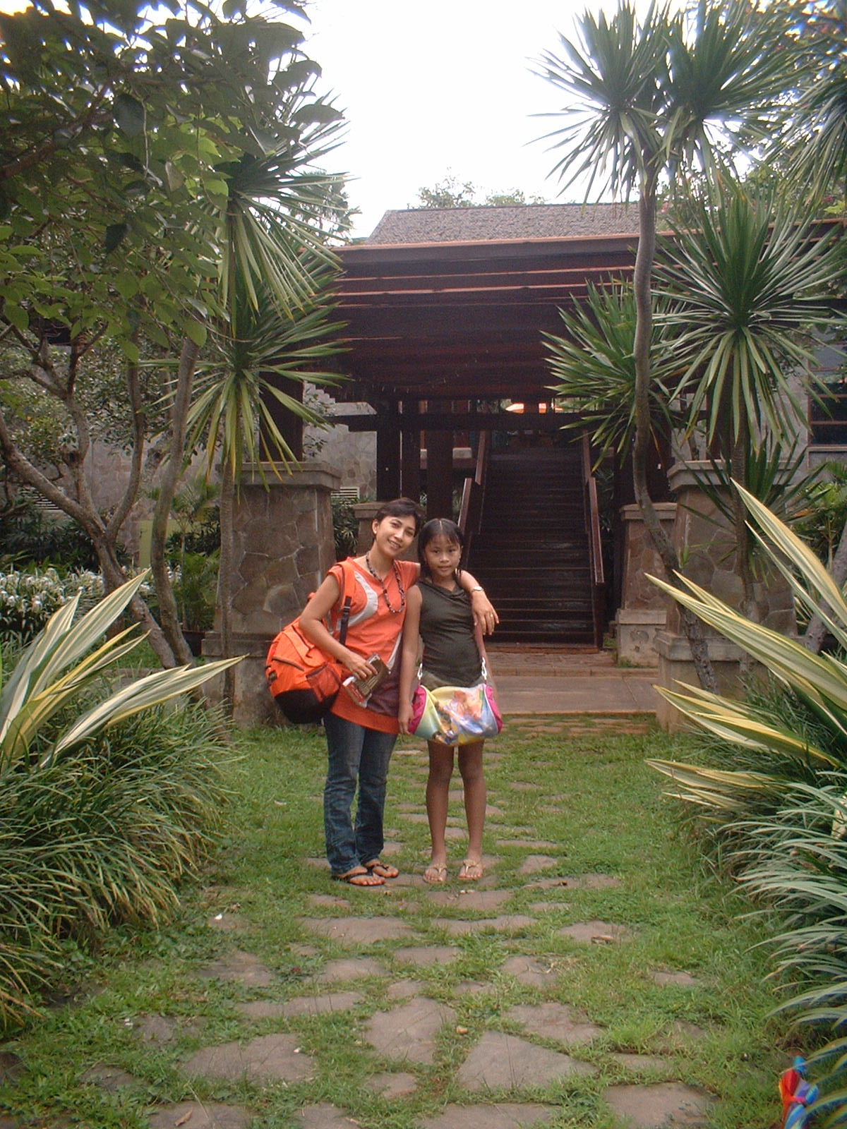 CECEP ASIANA SIANTARA: TAHUN BARUAN DI RUMAH POHON, Taman ...