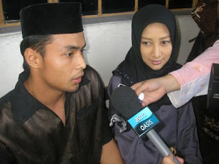 Gambar Rita Rudaini yang sedang mengandung 6 bulan