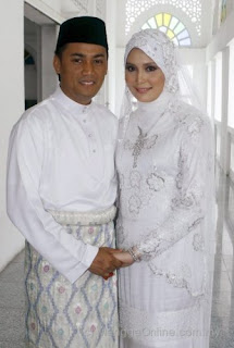 Perkahwinan Arni Nazira dan Wan Hazrie