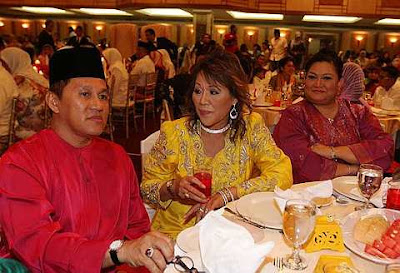 Gambar majlis perkahwinan Adlin Aman Ramlie dan Emelda Rosmila | PERKAHWINAN artis malaysia, news, scandal, gossip, Weddings, Families, Divorces of Celebrities