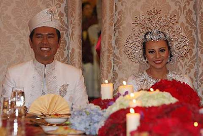Gambar majlis perkahwinan Adlin Aman Ramlie dan Emelda Rosmila | PERKAHWINAN artis malaysia, news, scandal, gossip, Weddings, Families, Divorces of Celebrities