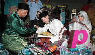 Gambar Perkahwinan Akhil Hayy dan Waheeda | Gambar hantaran perkahwinan Akhil Hayy dan Waheeda | Gambar Pernikahan Akhil Hayy dan Waheeda | Gambar Akhil Hayy dan Waheeda kahwin |PERKAHWINAN artis MALAYSIA, news, scandal, gossip, Weddings, Families, Divorces of Celebrities