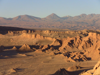 coucher de soleil sur la vallée de la lune