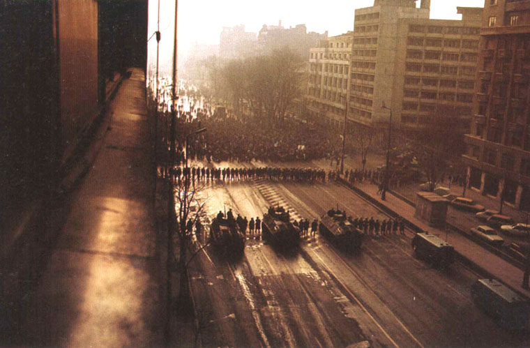 [Magheru+Stanga+21+decembrie+1989.jpg]