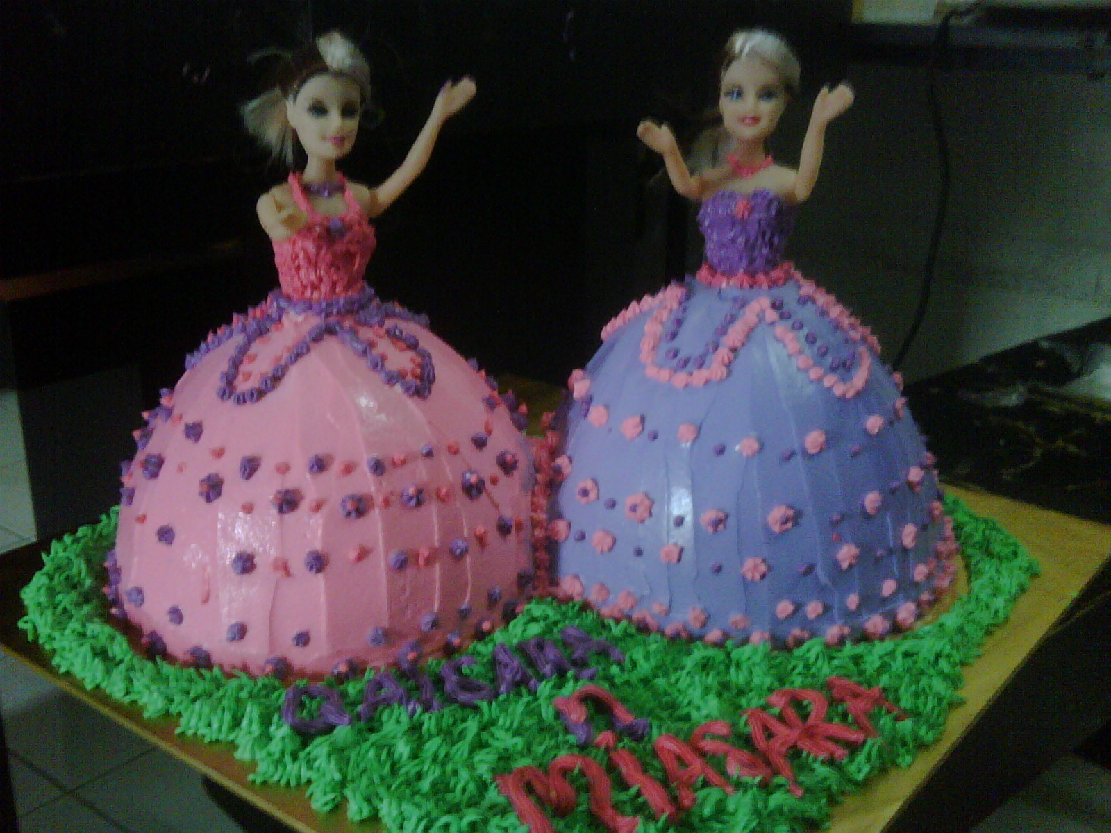 Image Twin Barbie Doll Cakes Download