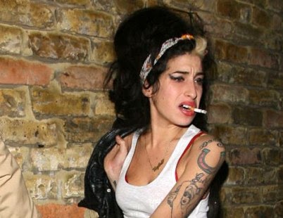 Celebrities Smoking: Amy Winehouse is cool Cigarettes, Celebs Smoking