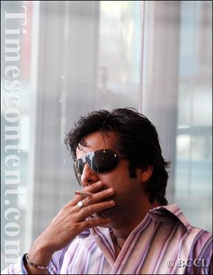Fardeen Khan caught smoking