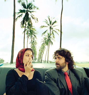 Aishwarya Rai seen smoking a cigarette in Guzaarish with Hrithik Roshan