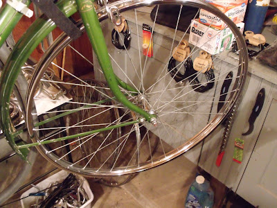 Hugh`s bicycle blog: Raleigh "Sports" Restoration / Wheels, Crank Hugh`s bicycle blog: Raleigh "Sports" Restoration / Wheels, Crank