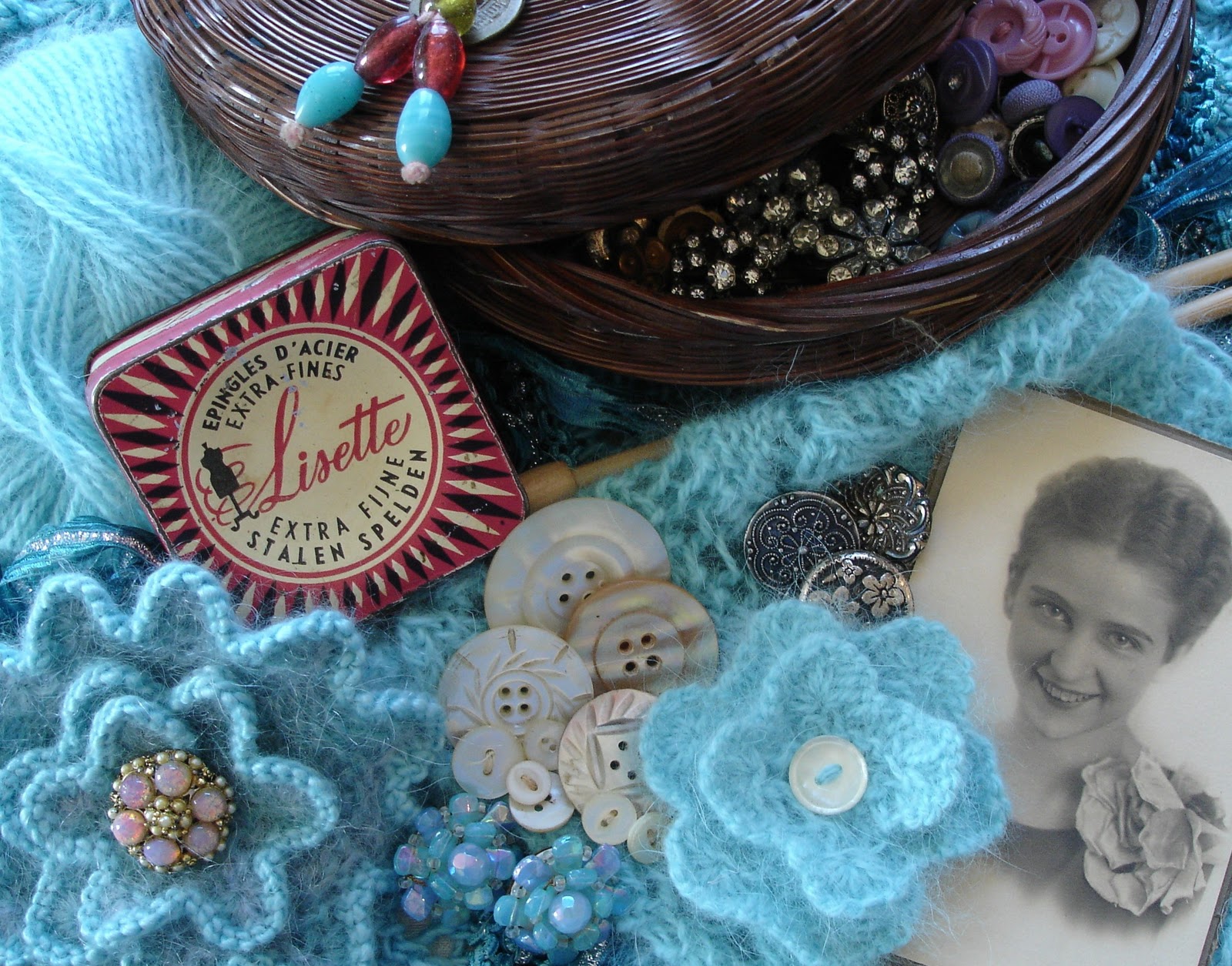 The Flitter Knitter Knitting in the Details!