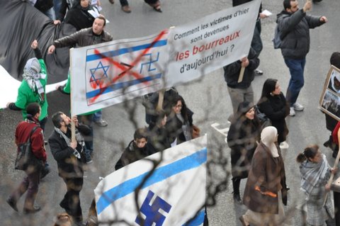 [manif+boulevard+Raspail.jpg]