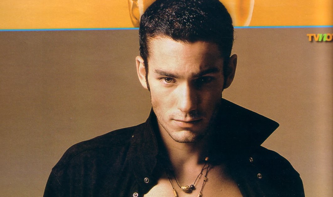 Aaron Diaz Biography ~ Useful Stuff On the Net