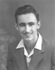 Eu ... na puberdade de um bigode...