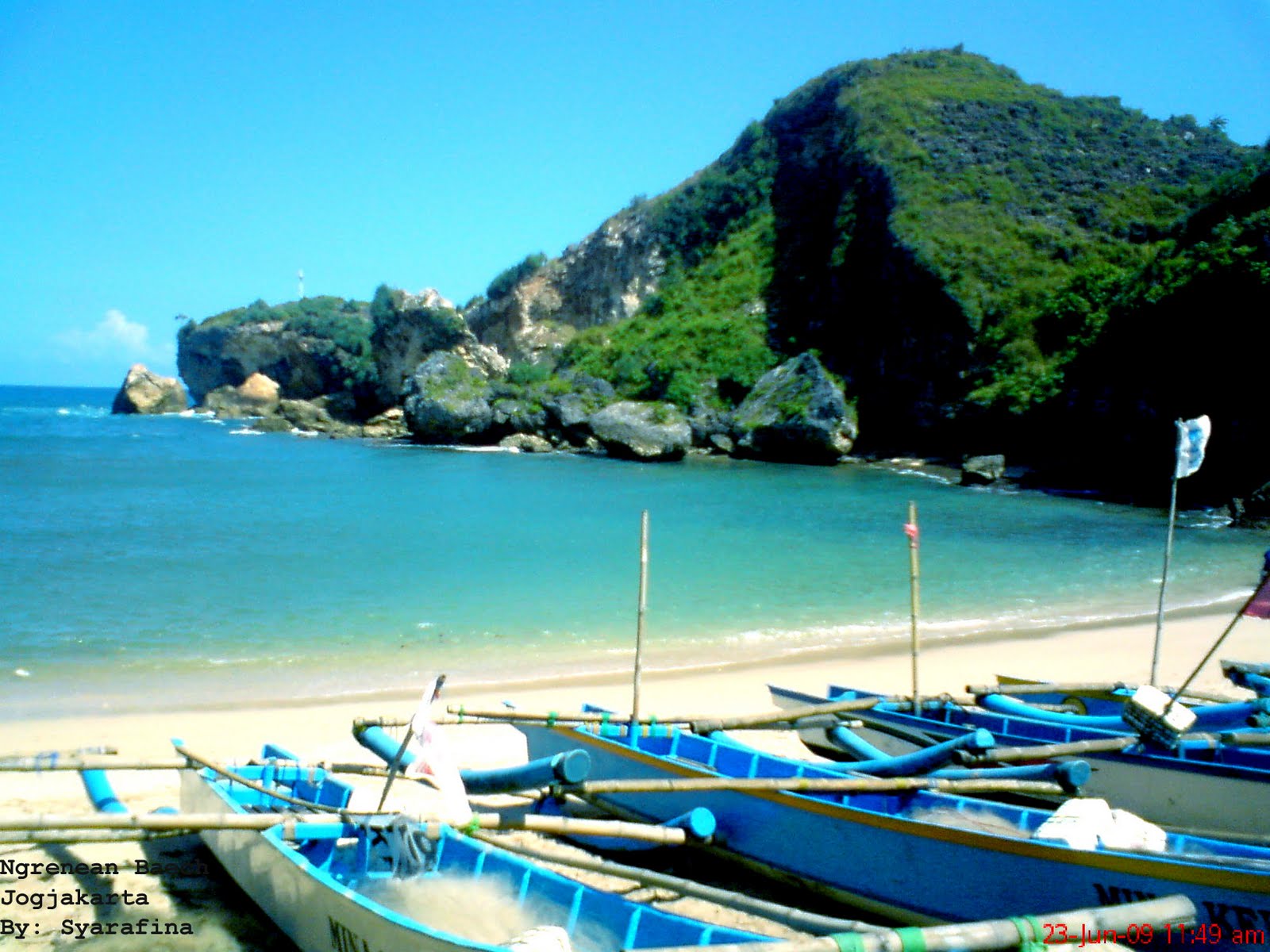 Pantai Ngrenean (c) Syarafina