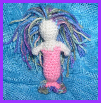 Y(arn) O(ver) Mama: FREE PATTERN: Simple Little Crochet Mermaid Doll