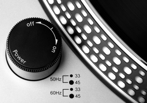 [Plattenspieler+Bronskov.jpg]