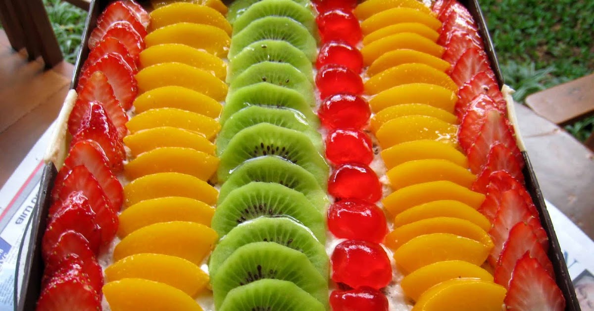 mom's cake FRUIT CAKE IN THE BOX