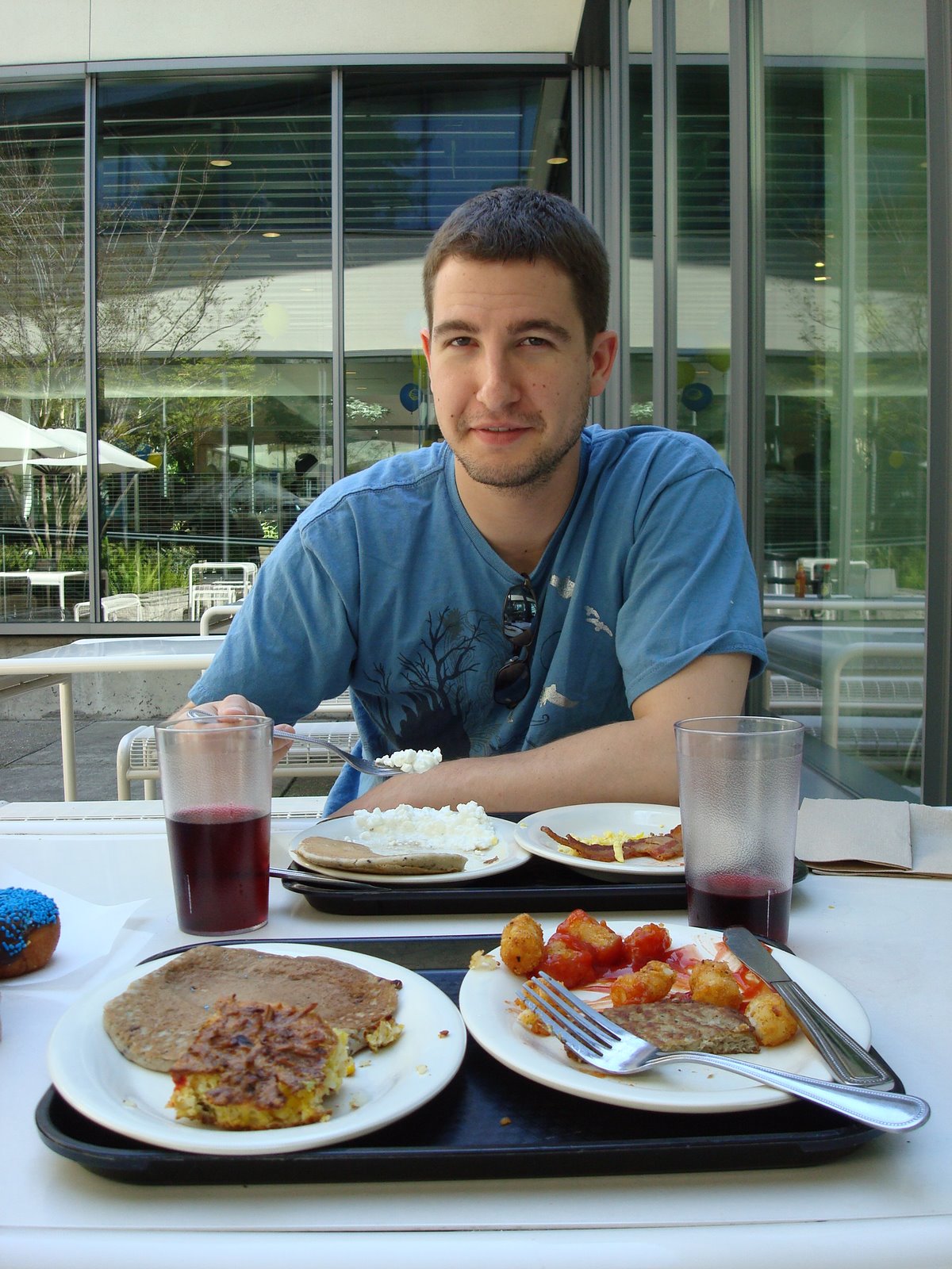 [2.30+PM+-+Dan+at+lunch.JPG]