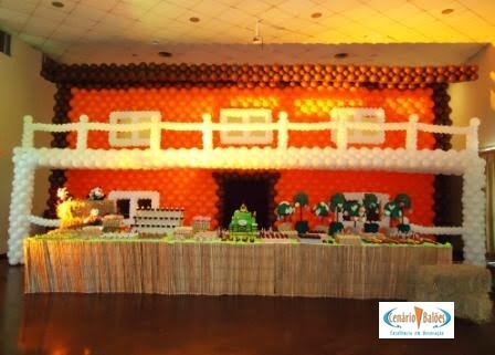 Blog da cenÃrio: "fazendinha". mega produção cenário balões Decoración Fazenda cerca