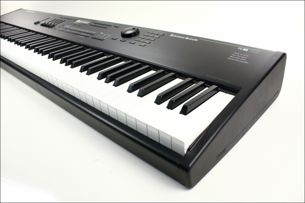 MATRIXSYNTHB Kurzweil PC88 MIDI keyboard