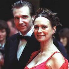 ralph fiennes and francesca ann...