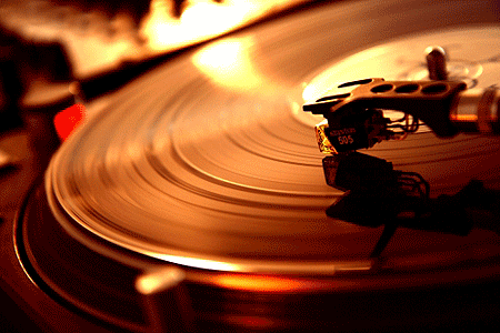 [turntable.gif]