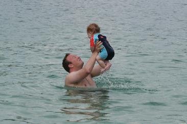 [Splashing+with+daddy.JPG]
