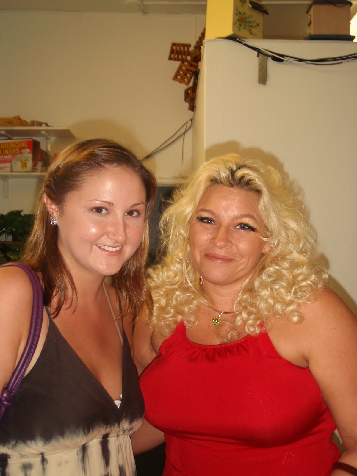 AMY AND BETH CHAPMAN (DOGS WIFE)