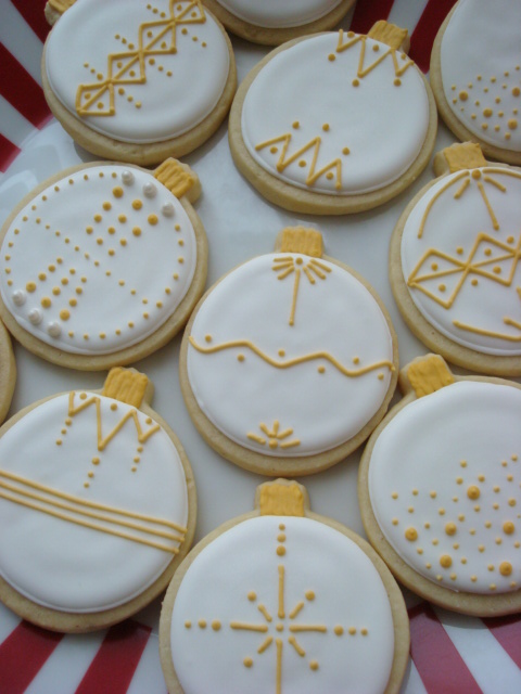 FLOUR & SUGAR: Christmas Cookies {Sandwich Cookies, Ornaments, Gifts
