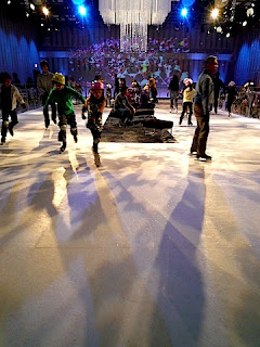 表参道ヒルズ本館B3Fスペース オーのスケートリンクが盛り上がってました。