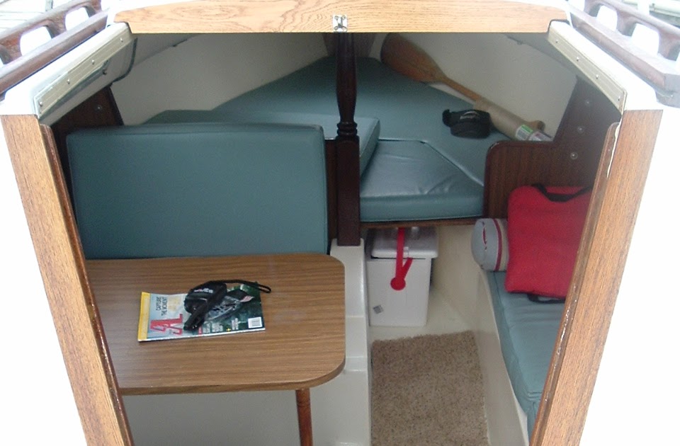 Catalina 22 1972 Swing Keel "Viva" Inside Pics