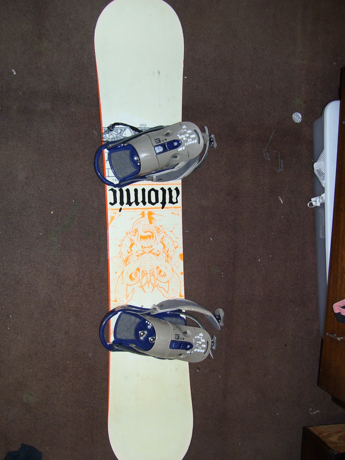 sellingforfun Atomic Snowboard 156cm w/ Burton Bindings 115