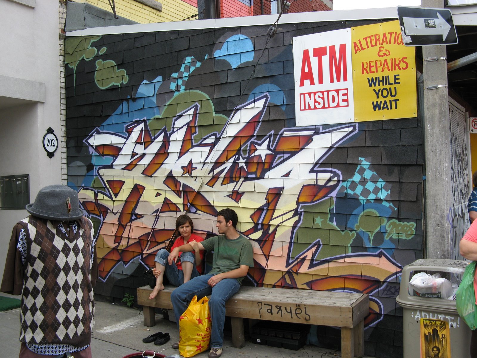 [Kensington+Market,+Toronto+003.JPG]