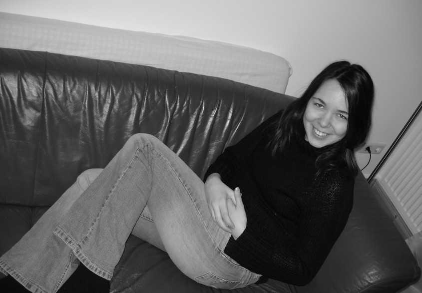 [fatima-op-de-bank.jpg]