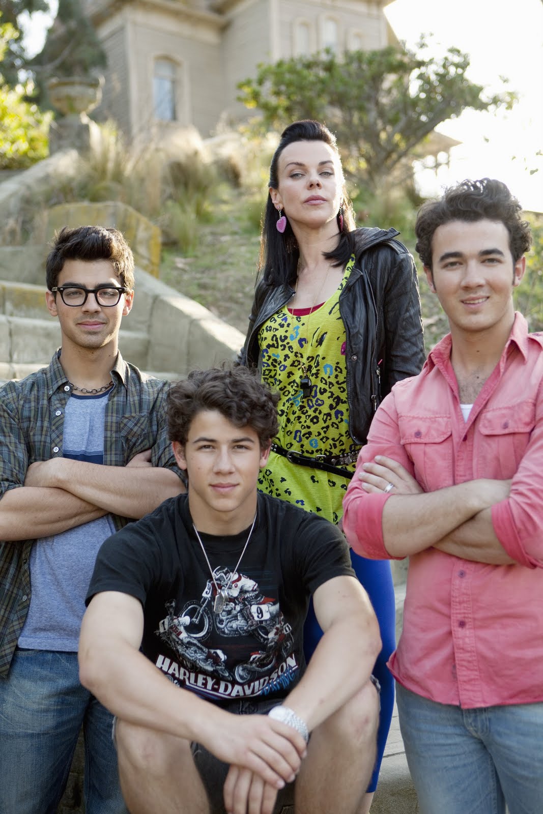 Cine Informacion y mas Disney Los Jonas Brothers traen el verano a Disney Channel