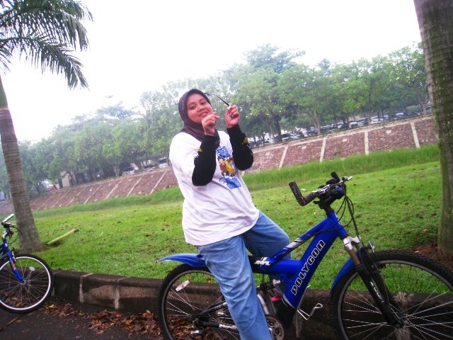 [sampai+di+golf.JPG]