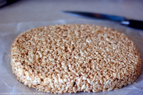 Press the rice crispy mixture