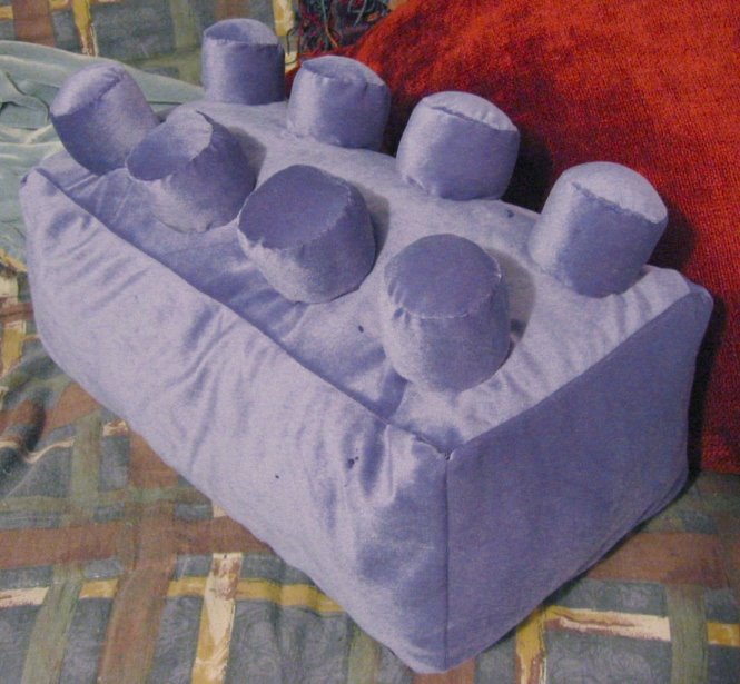 [pillow_lego.jpg]