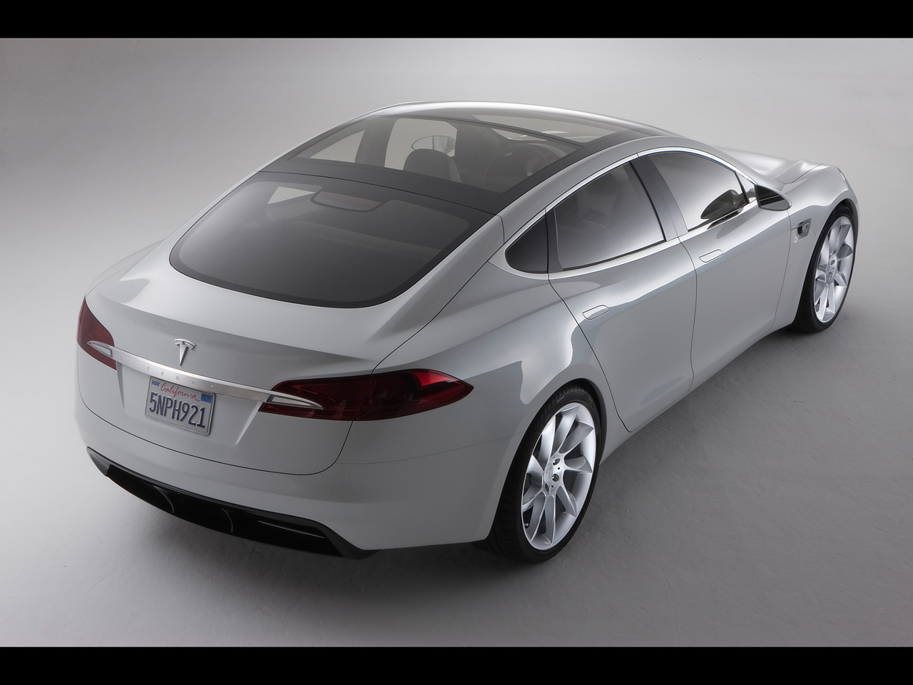 [2011-Tesla-Model-S-Rear-And-Side-Top-1280x960.jpg]