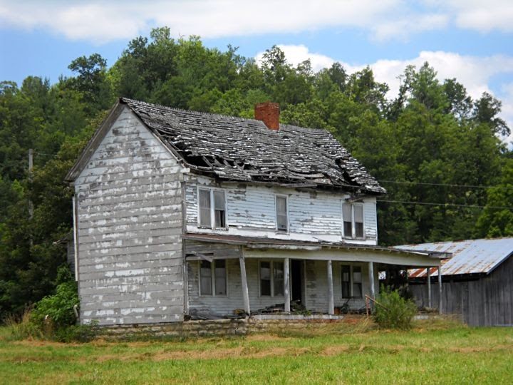 Vanishing Eastern Kentucky Abandoned Farm House, near Hazel Green