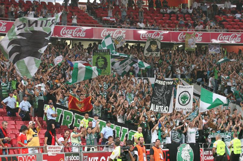 O Mundo dos Ultras, Supporters, etc - Page 3 BENFICAsporting+201011+%286%29