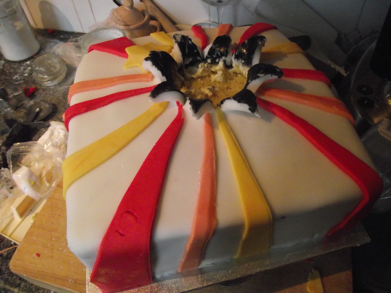 The exploding looking Birthday Cake project (Part 2)