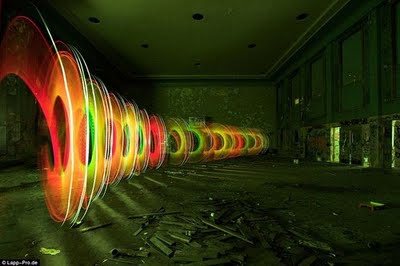 [500x_article-0-063FA865000005DC-131_964x642-1.jpg]