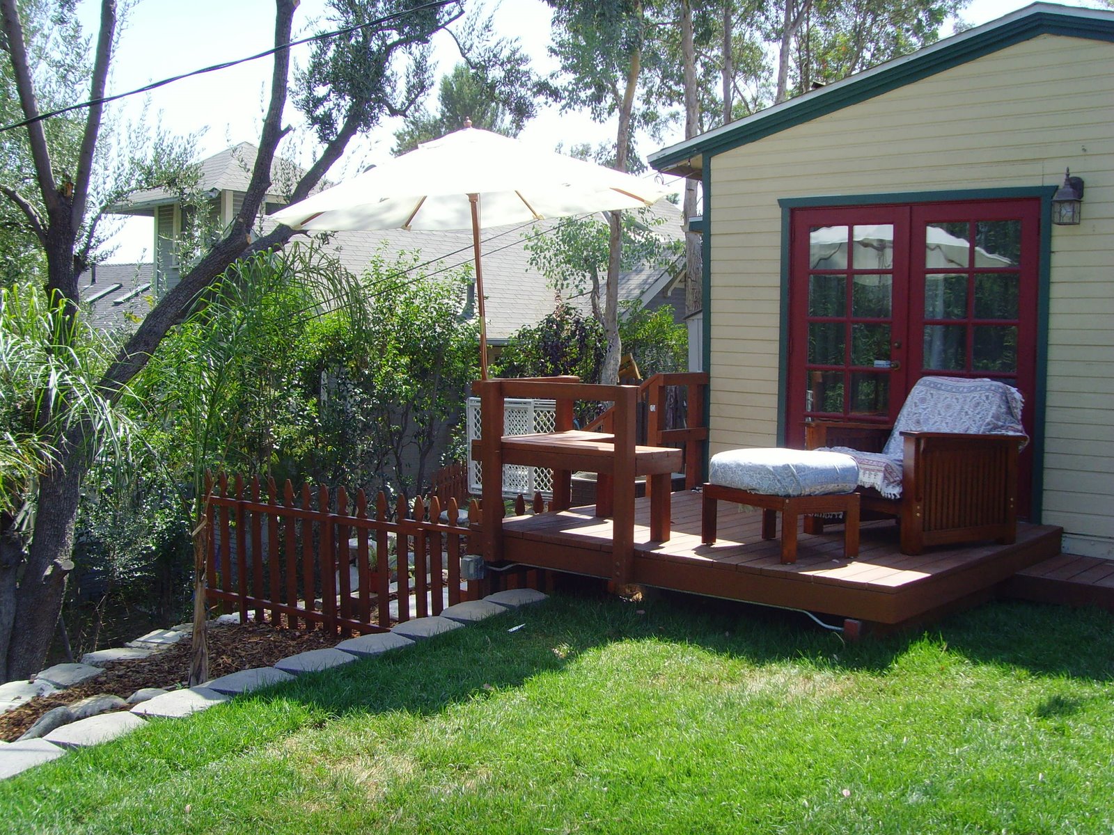 [backyard.JPG]