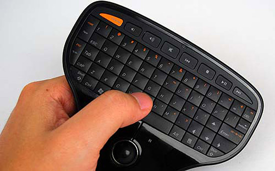[lenovo_multimedia_remote_with_keyboard_by_lenovo.jpg]