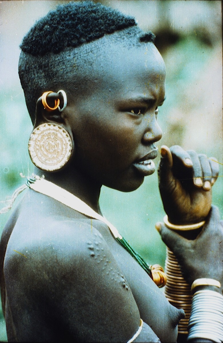 [SURMA+GIRL.jpg]